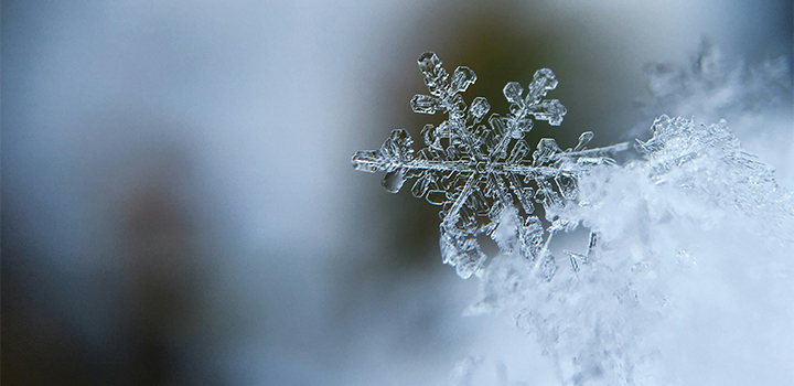 Image of a snowflake close up