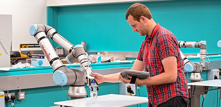 Peter Hemmins, Senior Technician in the Faculty of Science