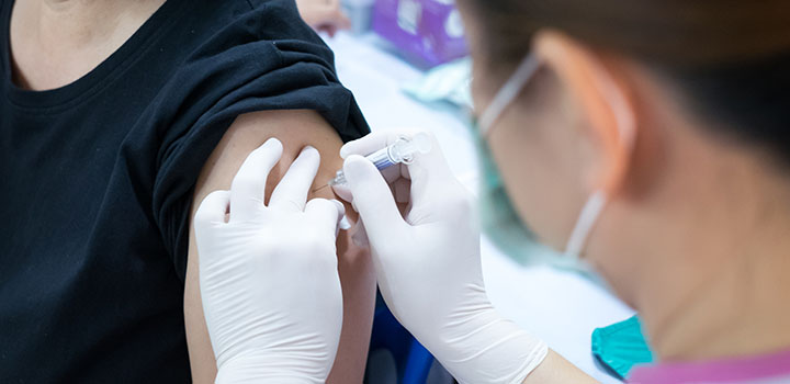 £1.4 million UEA project to improve flu jab uptake in care home staff